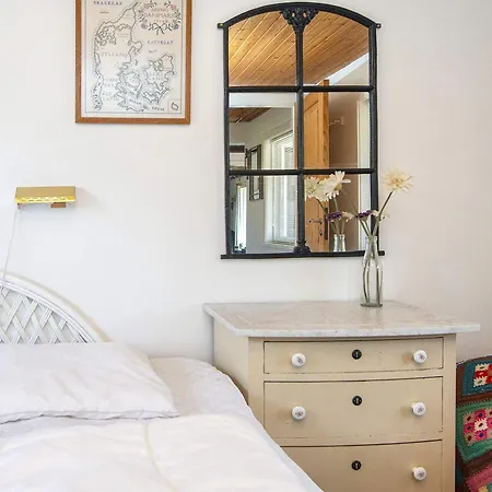 Tranquil Retreat Near - By Traum