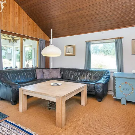 Tranquil Retreat Near - By Traum