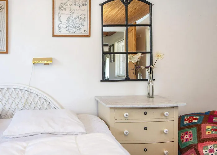 Tranquil Retreat Near - By Traum